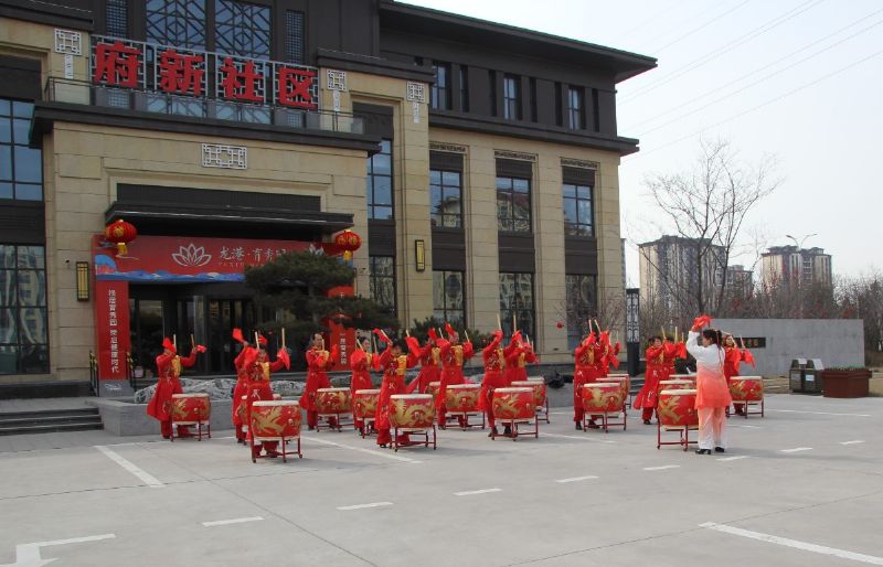 "Our Chinese dream culture into thousands of homes" Changyi 2022 cultural benefit performance was held in Longgang automobile industrial park!