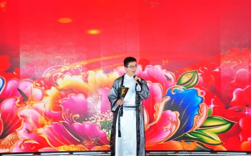 “感恩相伴?筑夢(mèng)同行”——龍港集團(tuán)2019新春年會(huì)盛大舉行！