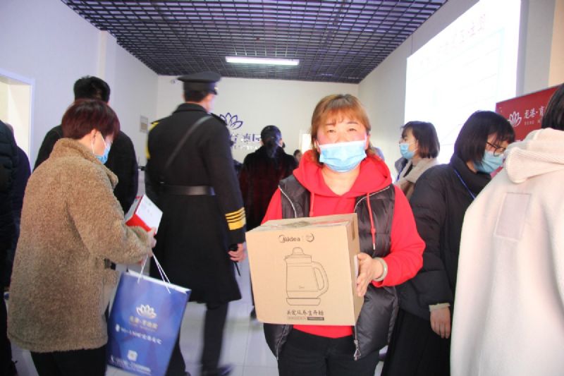 人山人海，瘋狂搶購丨直擊龍港·育德園開盤火爆現(xiàn)場！