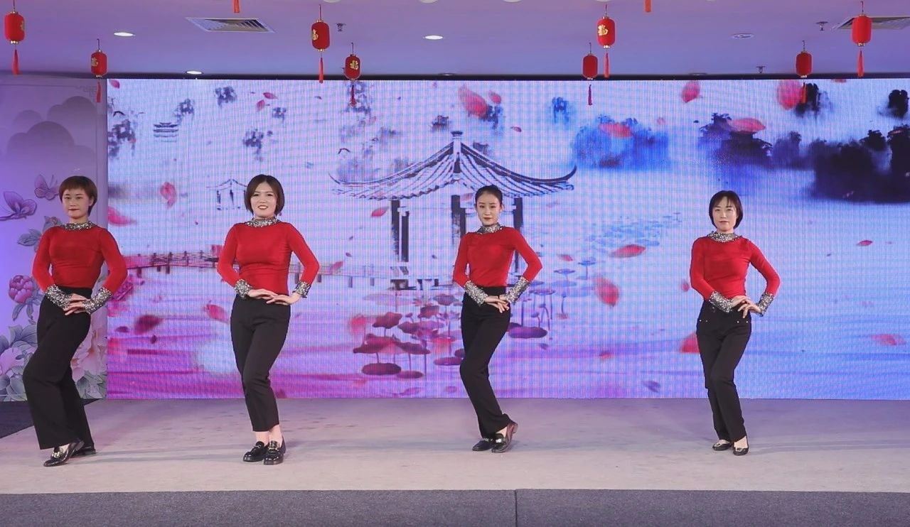 不忘初心 衷愫韶華——龍港集團(tuán)迎新春文化盛宴震撼來襲！